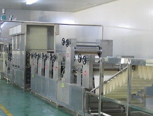 China La cadena de producción manual secada de máquina de proceso de los tallarines fabricante proveedor