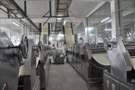 China Cadena de producción frita vapor de acero inoxidable de los tallarines inmediatos fabricante proveedor
