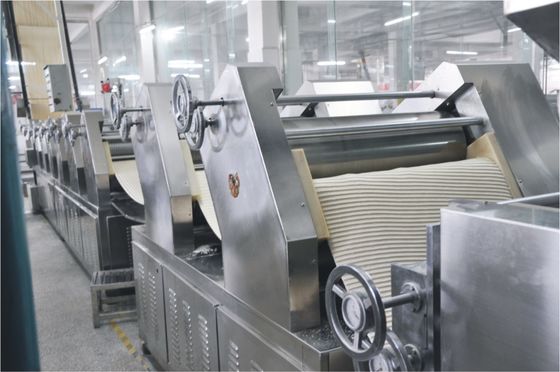 China Cadena de producción manual de los tallarines de la alta eficacia del corte 2 toneladas - 15 toneladas/8 horas proveedor