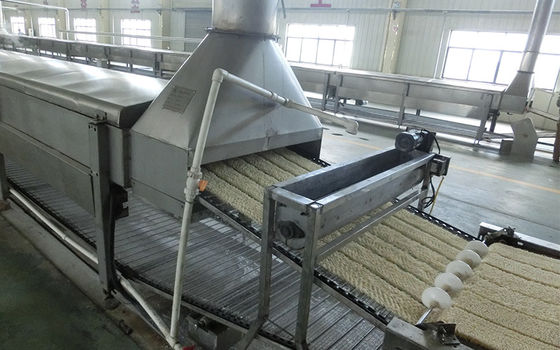 China Tallarines inmediatos automáticos que hacen la máquina, máquina de proceso de los tallarines/cadena de producción proveedor