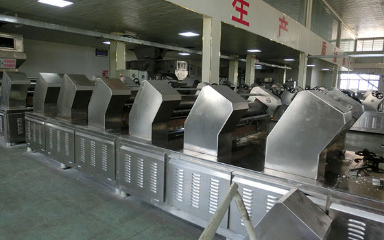 China Tallarines frescos mojados multifuncionales que hacen la máquina/la cadena de producción establo del trabajo proveedor