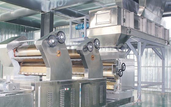 China Tallarines inmediatos fritos que hacen la máquina/la cadena de producción para la fábrica de los tallarines proveedor