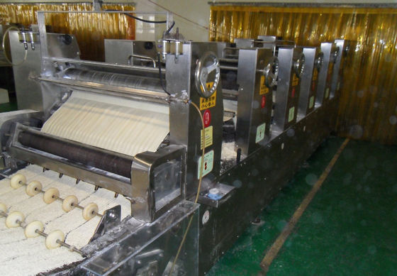 China línea de los tallarines inmediatos de la frecuencia 50HZ, tallarines industriales que hacen el equipo proveedor
